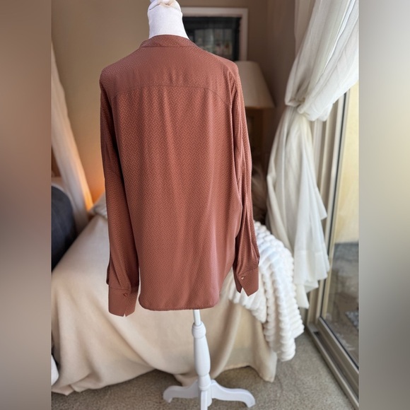 Vince Terracotta Women's Blouse - Picture 6 of 6